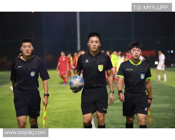 武汉足球队与重庆足球队赛后复盘分析比赛节奏与战术表现的深度探讨